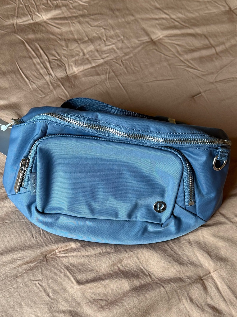 Lululemon Everywhere Belt Bag XL Washed Denim Silver NWT - Picture 9 of 10